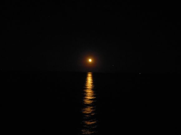 somewhere between Aegina and Poros
Moonlight shines on the sea