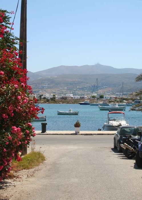 The walk to the Port of Anitparos