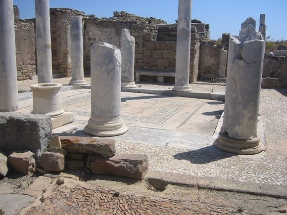 The surviving floor between the columns