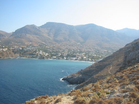 Kantouni: a view while walking on the edge